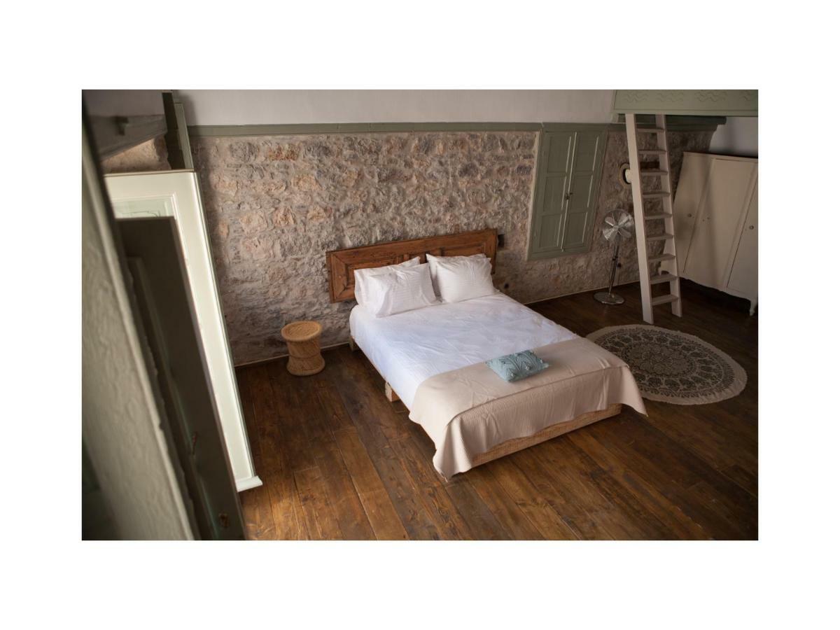 Latmos 1860 Villa Скала Екстериор снимка